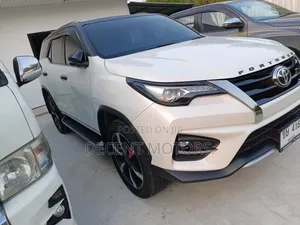 Toyota Fortuner 2.4 D AWD 2020 White
