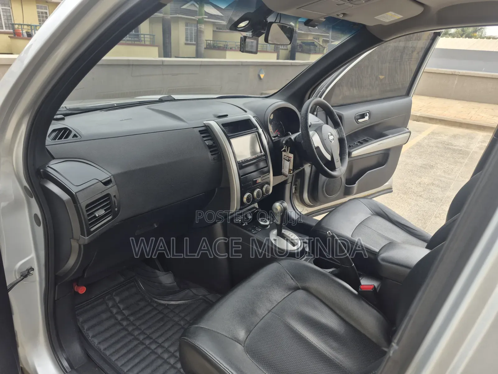 Nissan X-Trail 2.0 Petrol XE 2011 Silver