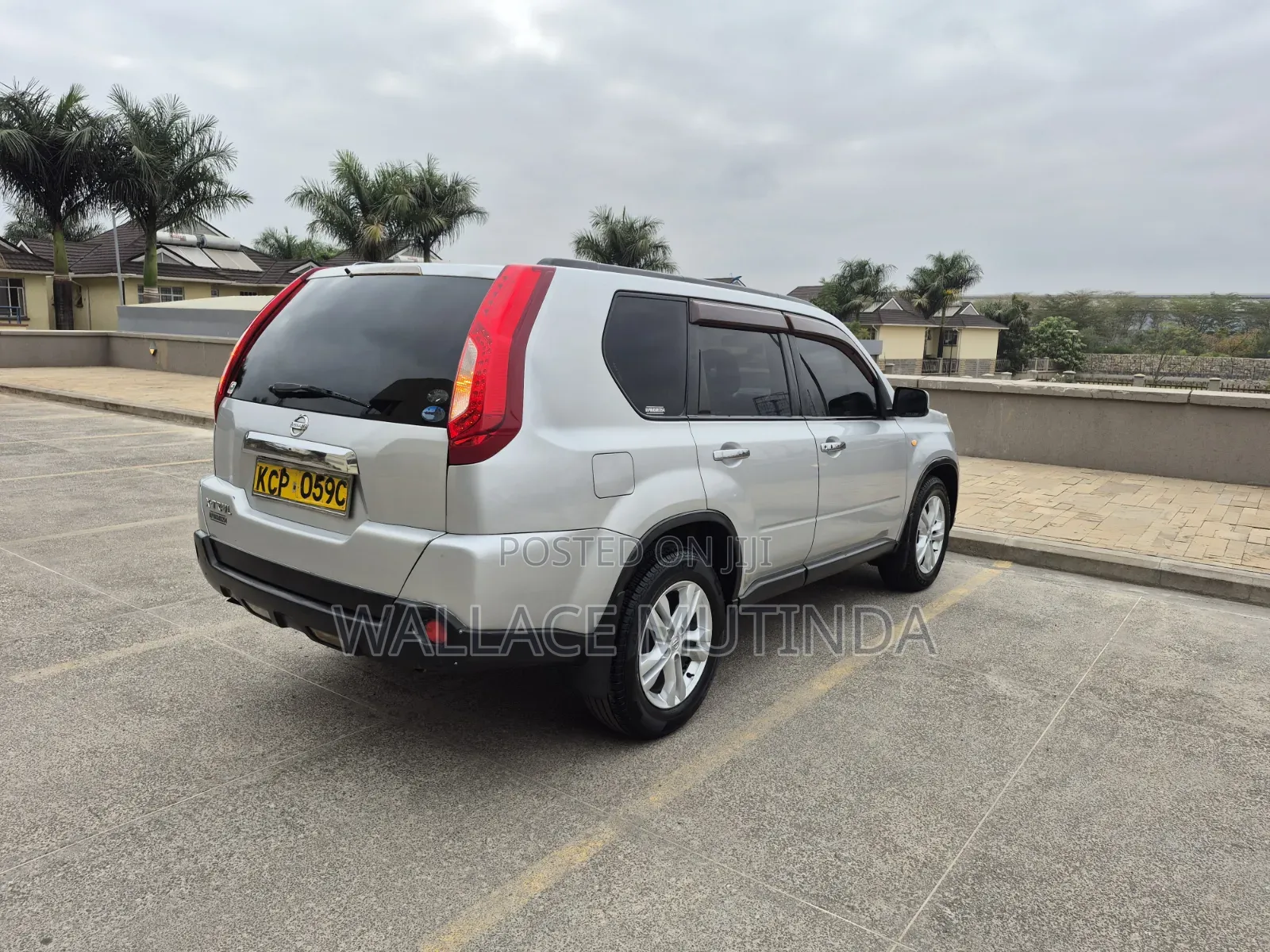 Nissan X-Trail 2.0 Petrol XE 2011 Silver