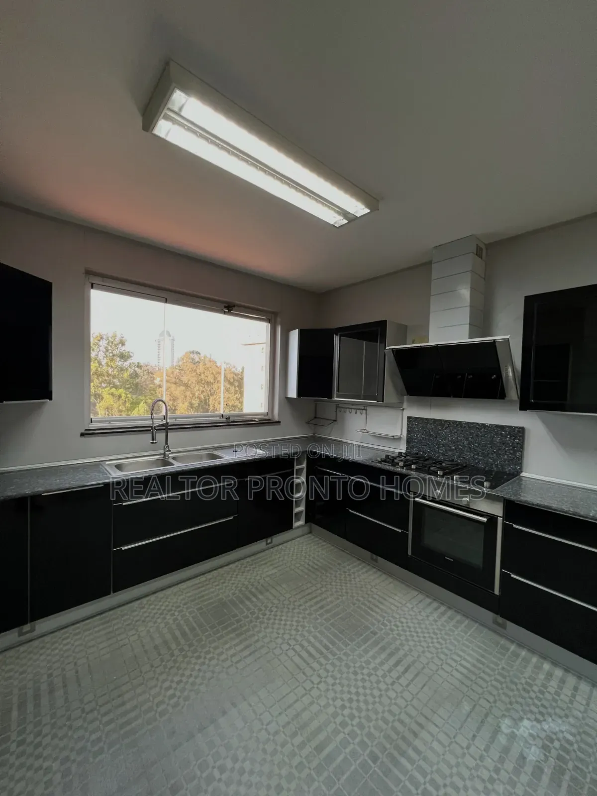 3bdrm Apartment in Riverside Drive for rent