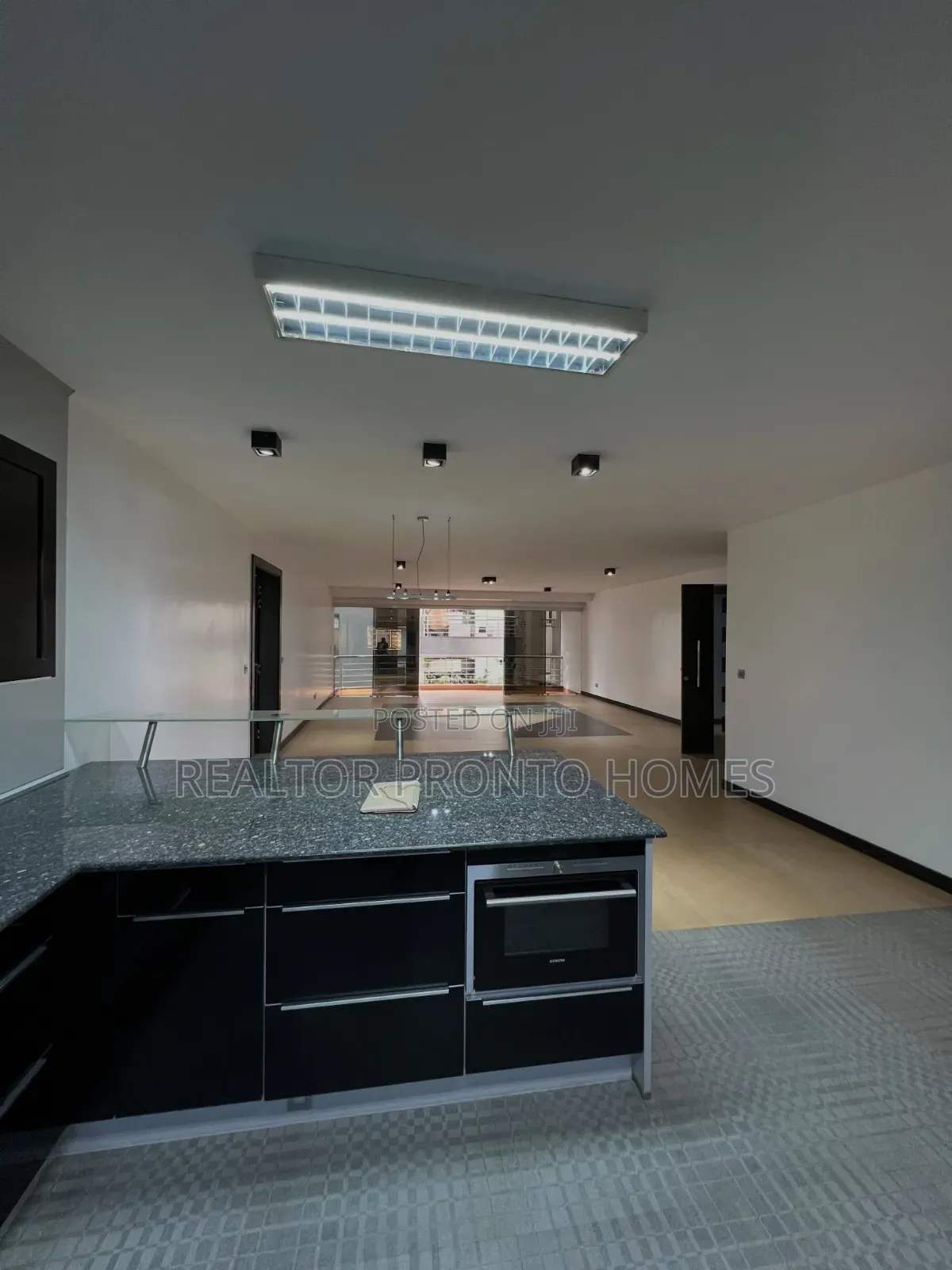 3bdrm Apartment in Riverside Drive for rent