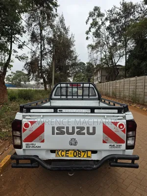 Isuzu D-MAX 2015 White