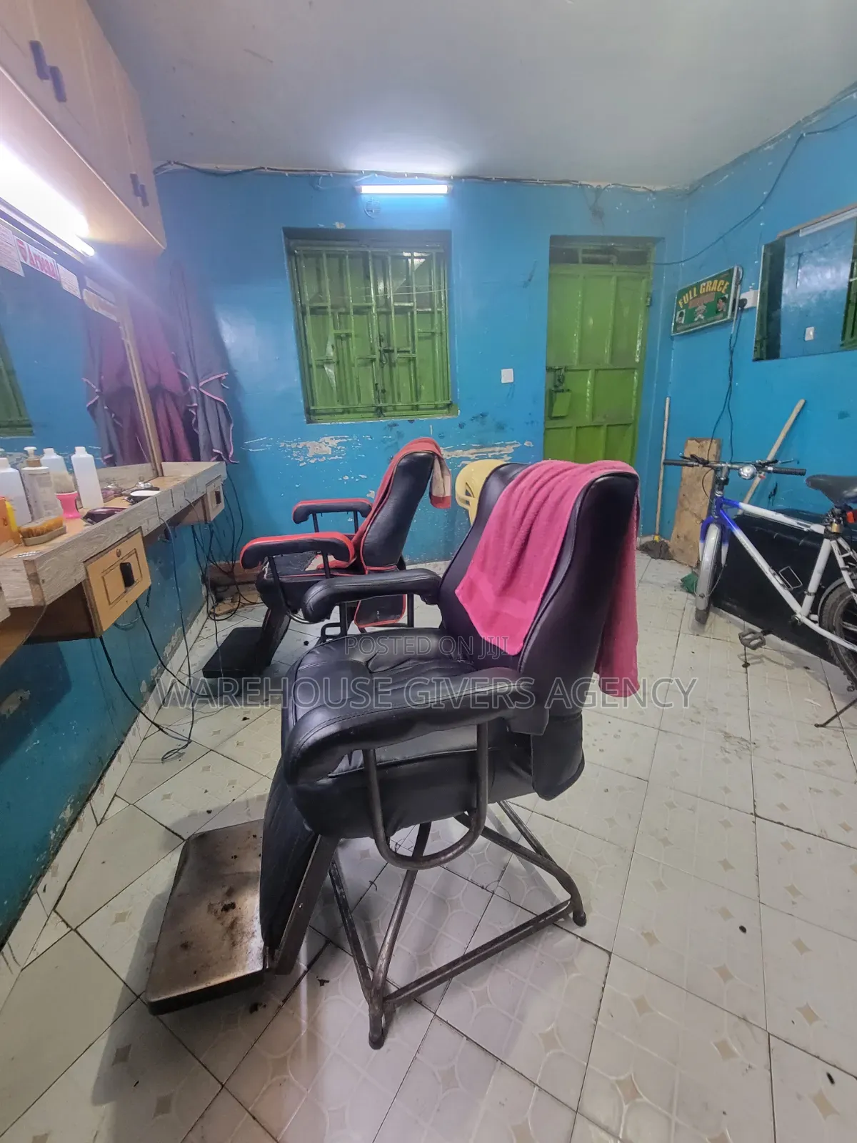 KinyozI on Sale