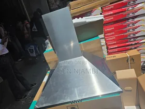Hisense 60cm Cooker Hood With Pyramid Chimney
