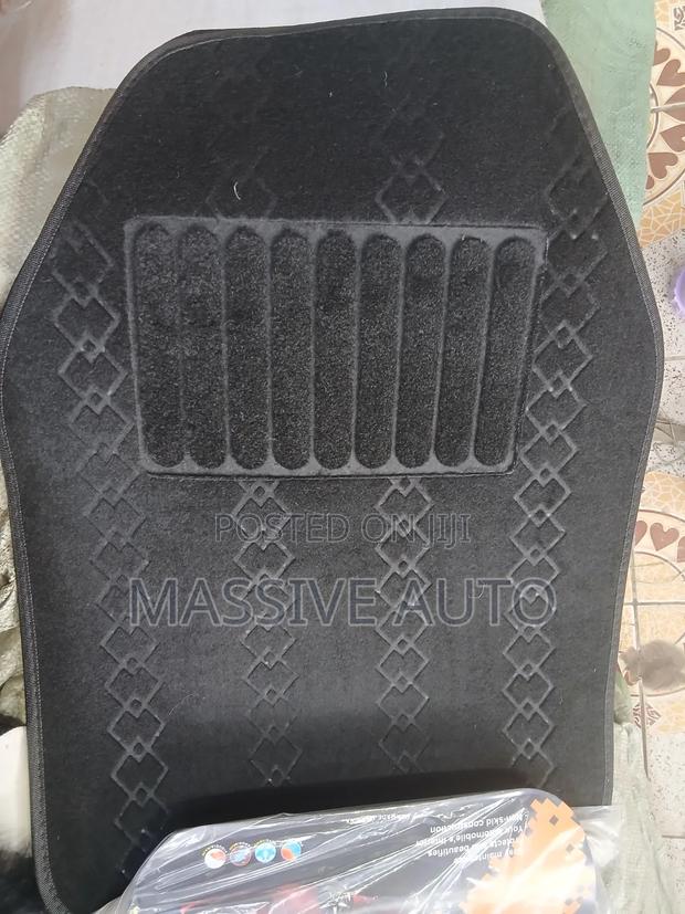 Black Woolen Mats 5pcs Car Mats
