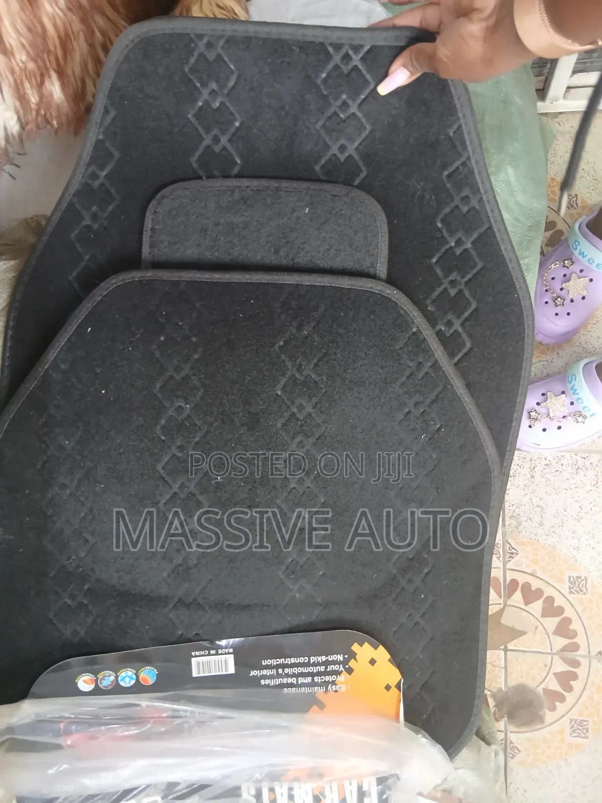 Soft and Stylish Black Woolen Car Floor Mats