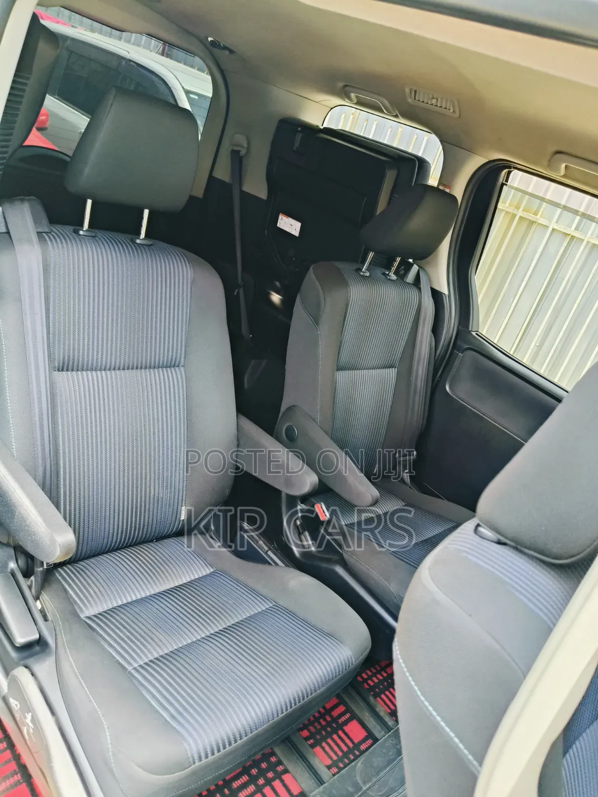 Toyota Noah 2.0 FWD (8 Seater) 2016 Blue