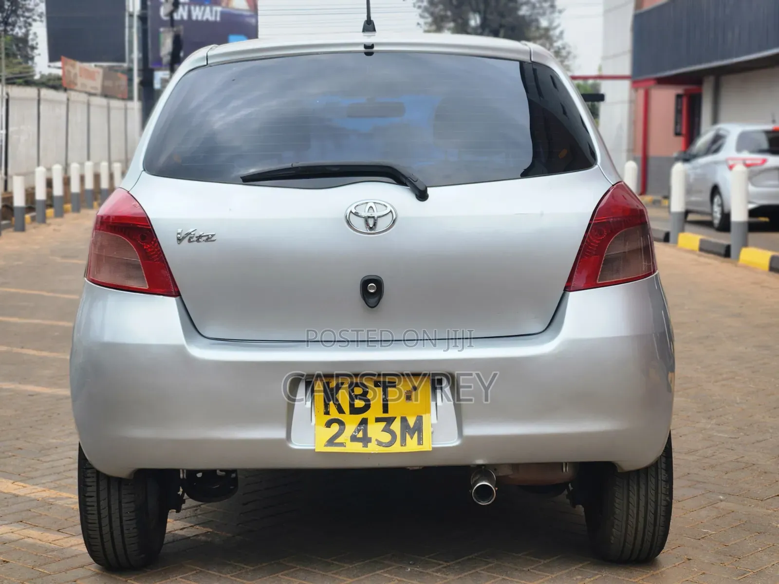 Toyota Vitz 2005 Silver