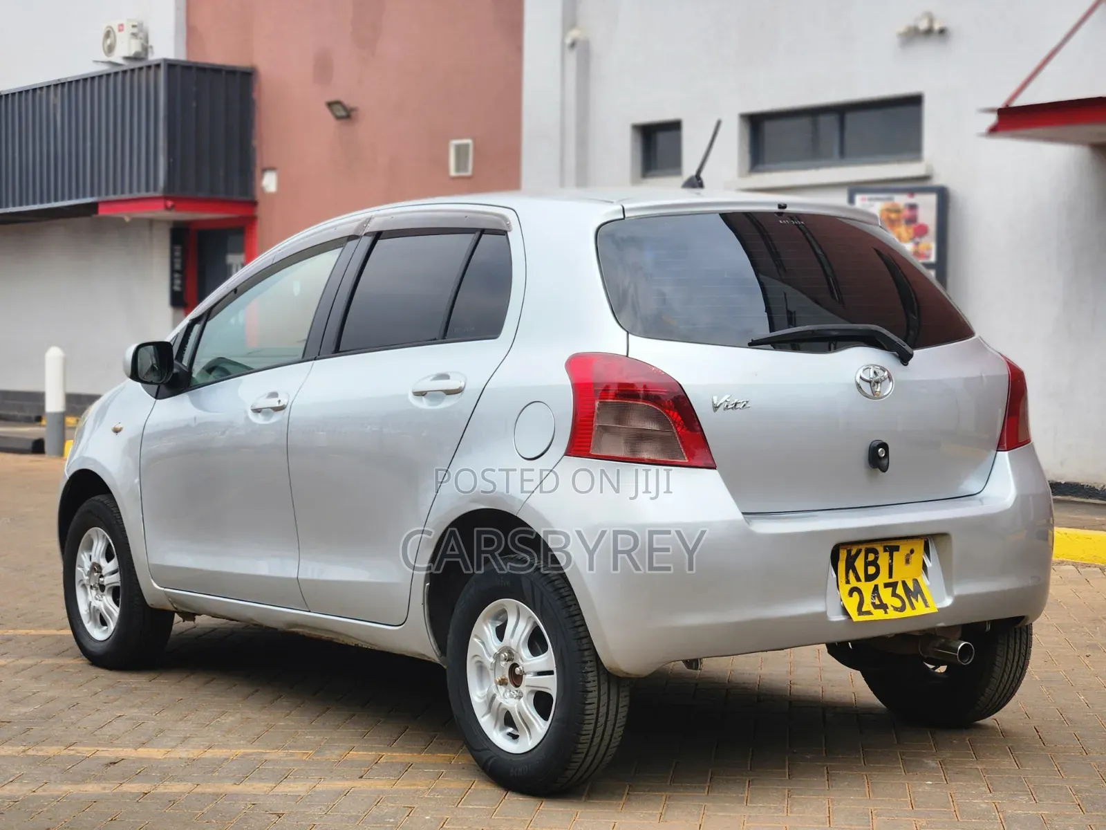 Toyota Vitz 2005 Silver
