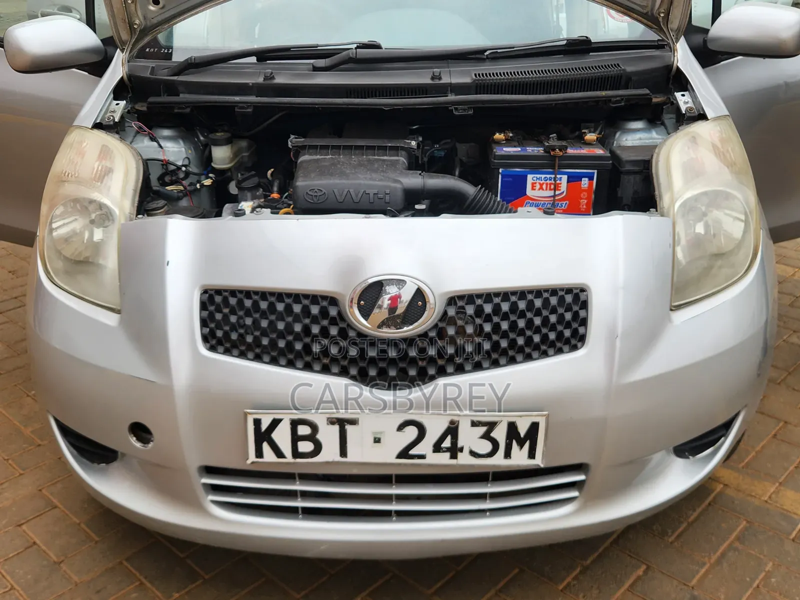 Toyota Vitz 2005 Silver