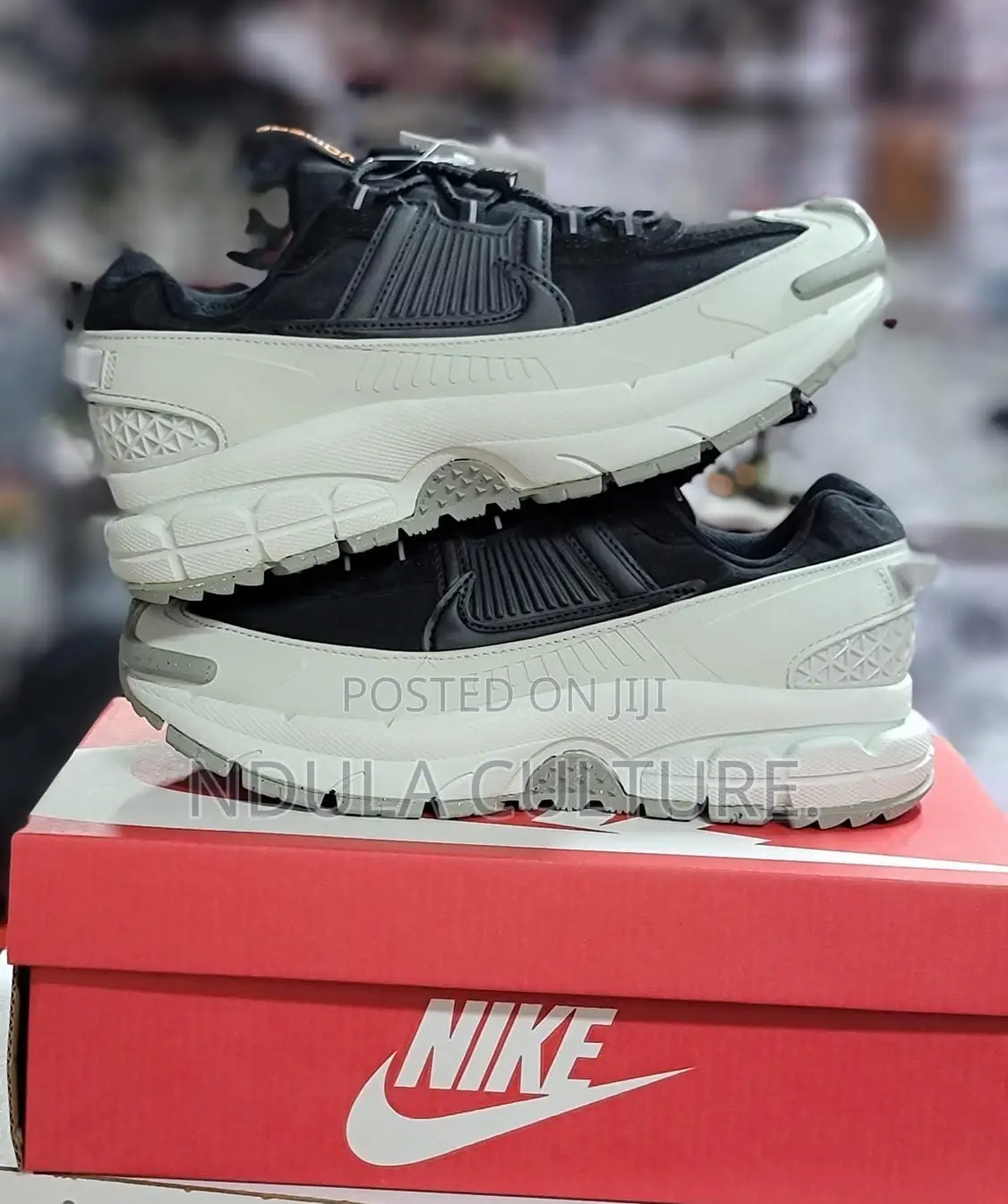 Nike Zoom Vomero Roam Sneakers