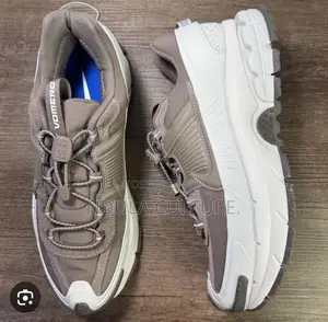Nike Zoom Vomero Roam Sneakers