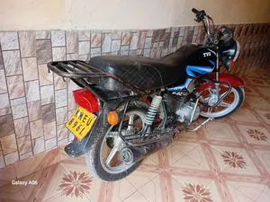 TVS HLX 125 2019 Black