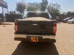 Toyota Hilux 2015 Black