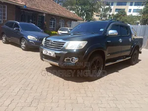 Toyota Hilux 2015 Black