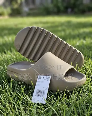 Adidas Foam Sliders (Yeezy) 40-45