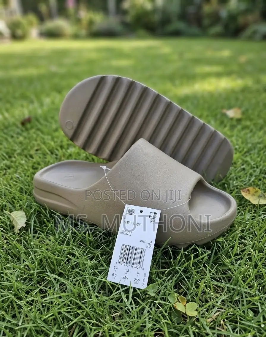 Adidas Foam Sliders (Yeezy) 40-45