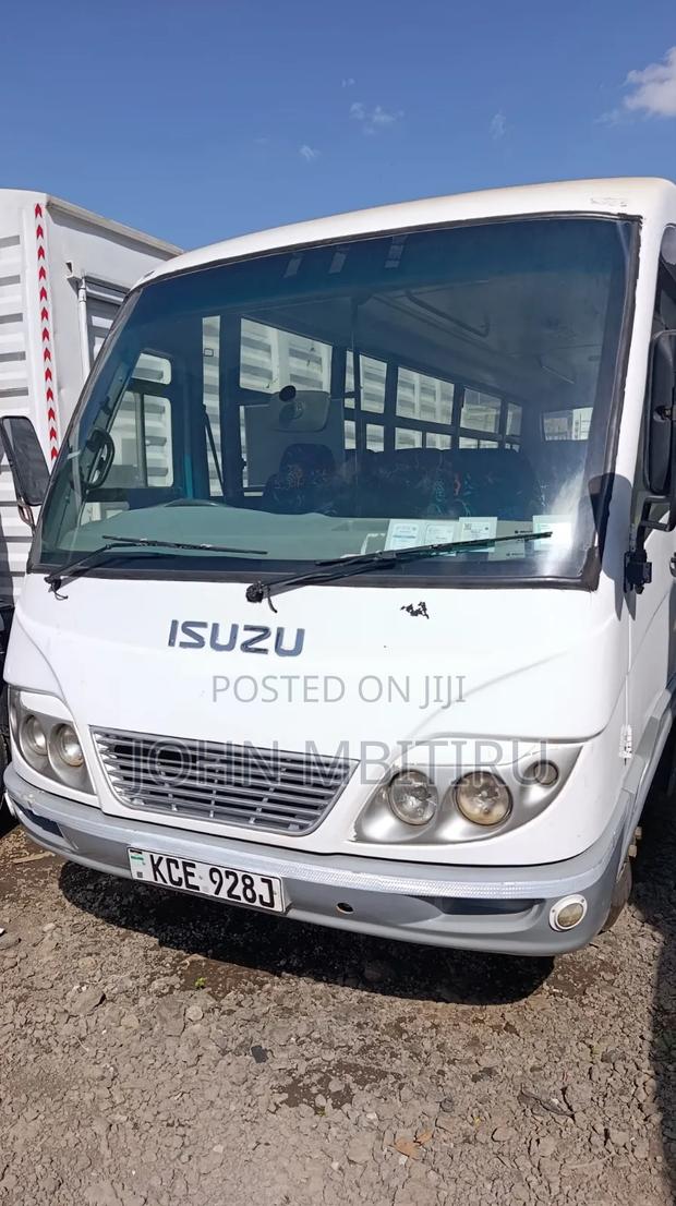Isuzu NQR 2015 White - thumbnail 2