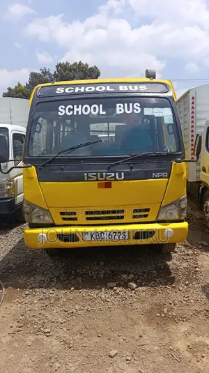 Isuzu NQR 2008 Yellow