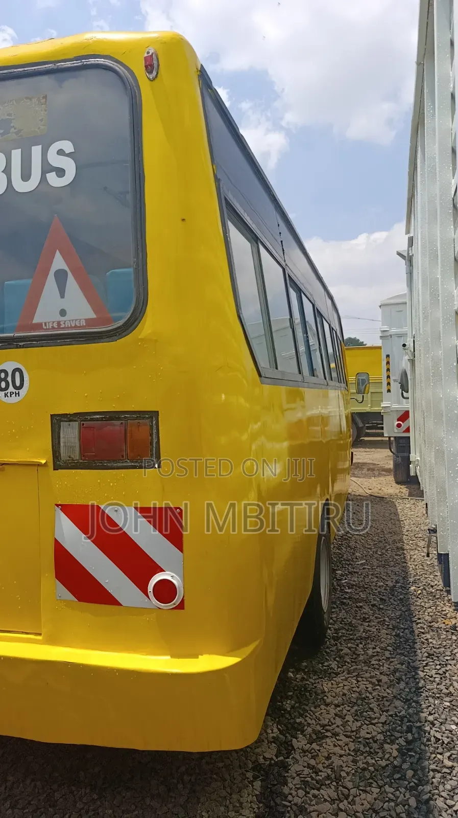 Isuzu NQR 2008 Yellow