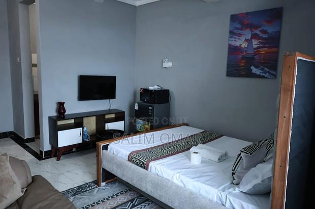 Amazon View 2 Studio  Airbnb Apartments - thumbnail 3