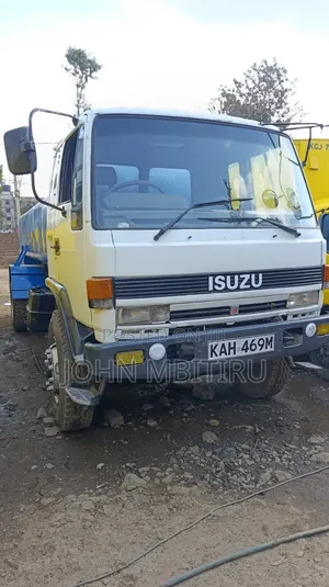 Isuzu Forward Water Tank 1996 White