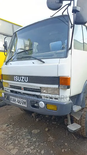 Isuzu Forward Water Tank 1996 White