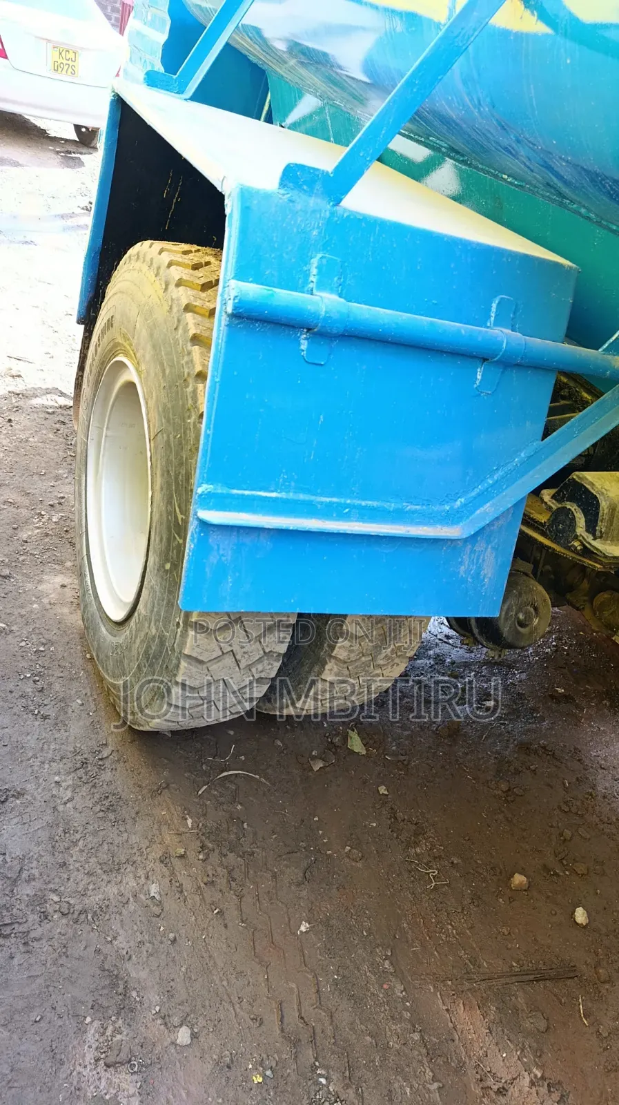 Isuzu Forward Water Tank 1996 White