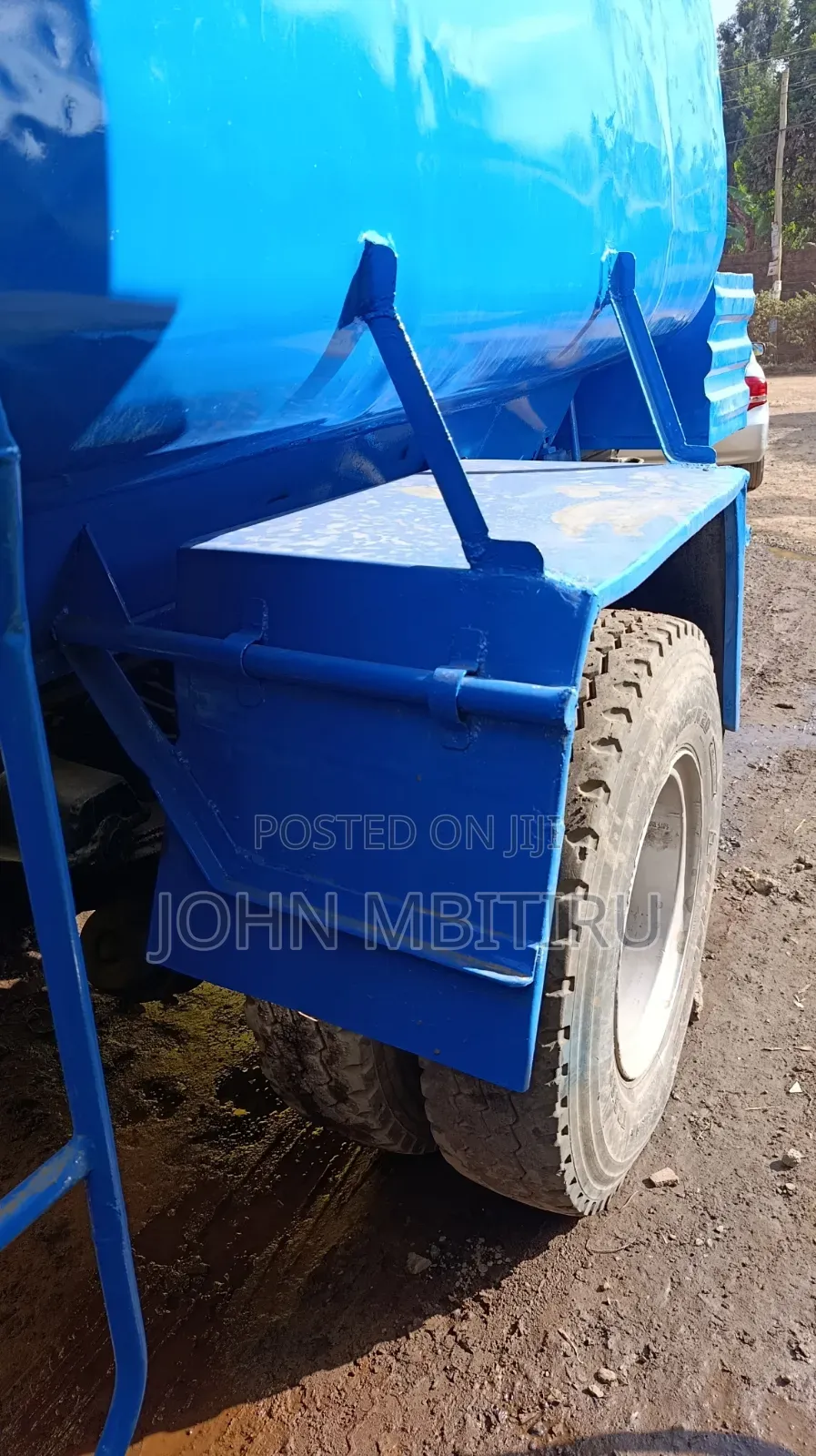 Isuzu Forward Water Tank 1996 White