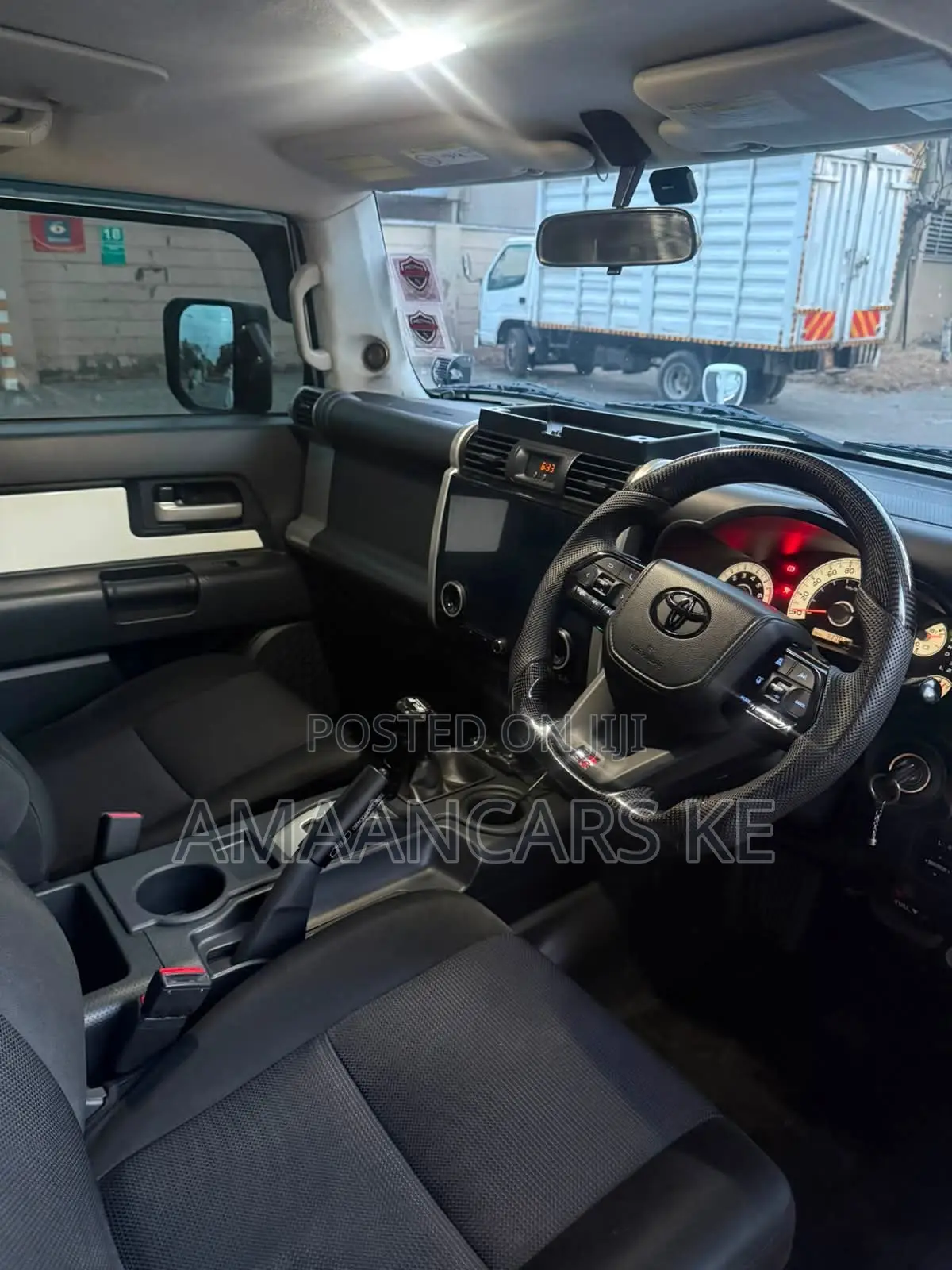 Toyota FJ Cruiser 4dr SUV 4WD (4.0L 6cyl 5A) 2014 Beige