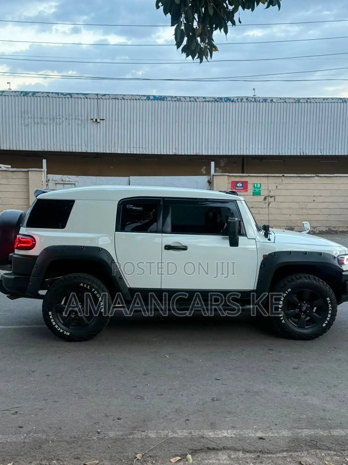 Toyota FJ Cruiser 4dr SUV 4WD (4.0L 6cyl 5A) 2014 Beige