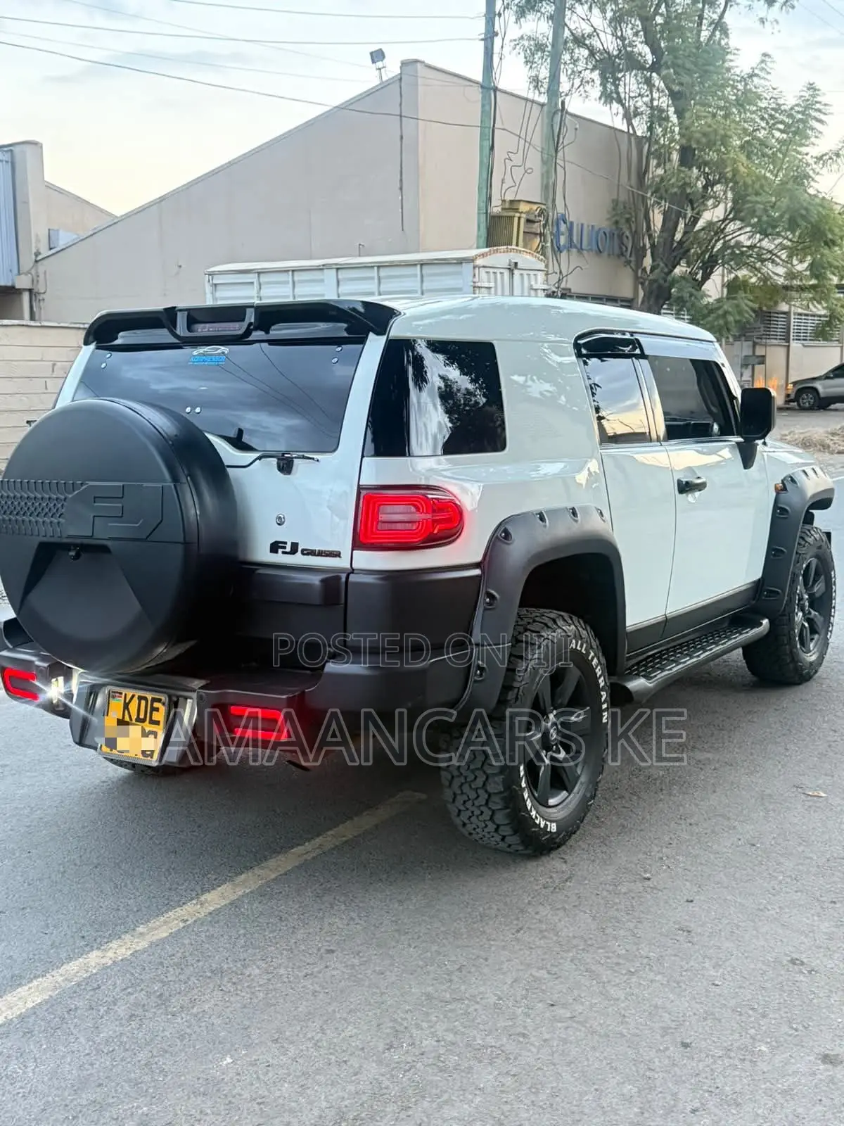 Toyota FJ Cruiser 4dr SUV 4WD (4.0L 6cyl 5A) 2014 Beige