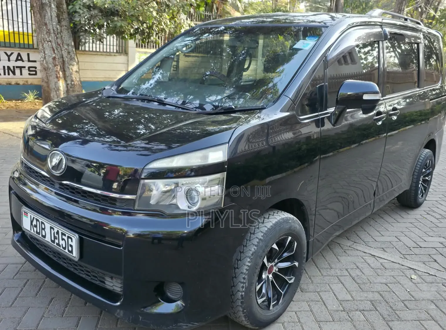 Toyota Voxy 2015 Black