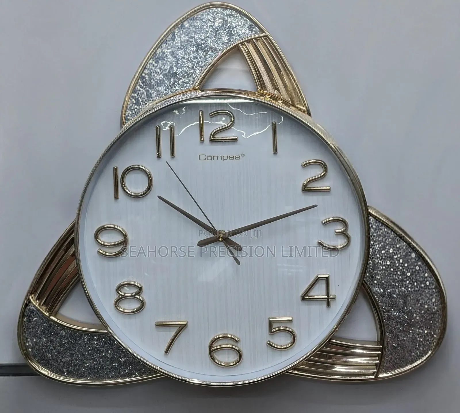 Luxury Decorative Wall Clock – Stylish Modern Design