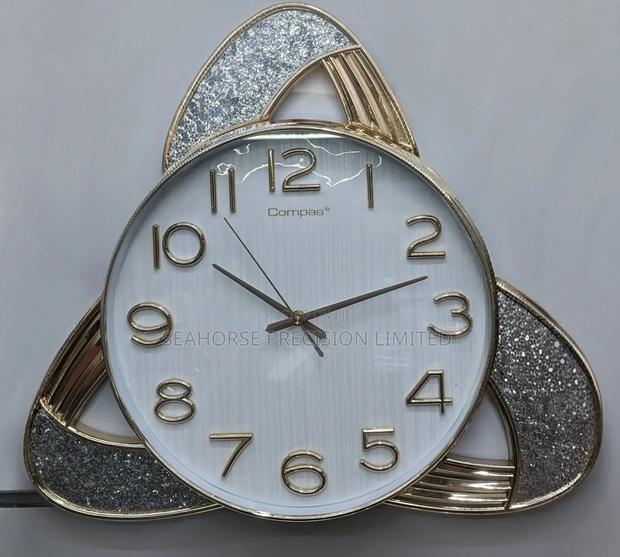 Luxury Decorative Wall Clock – Stylish Modern Design