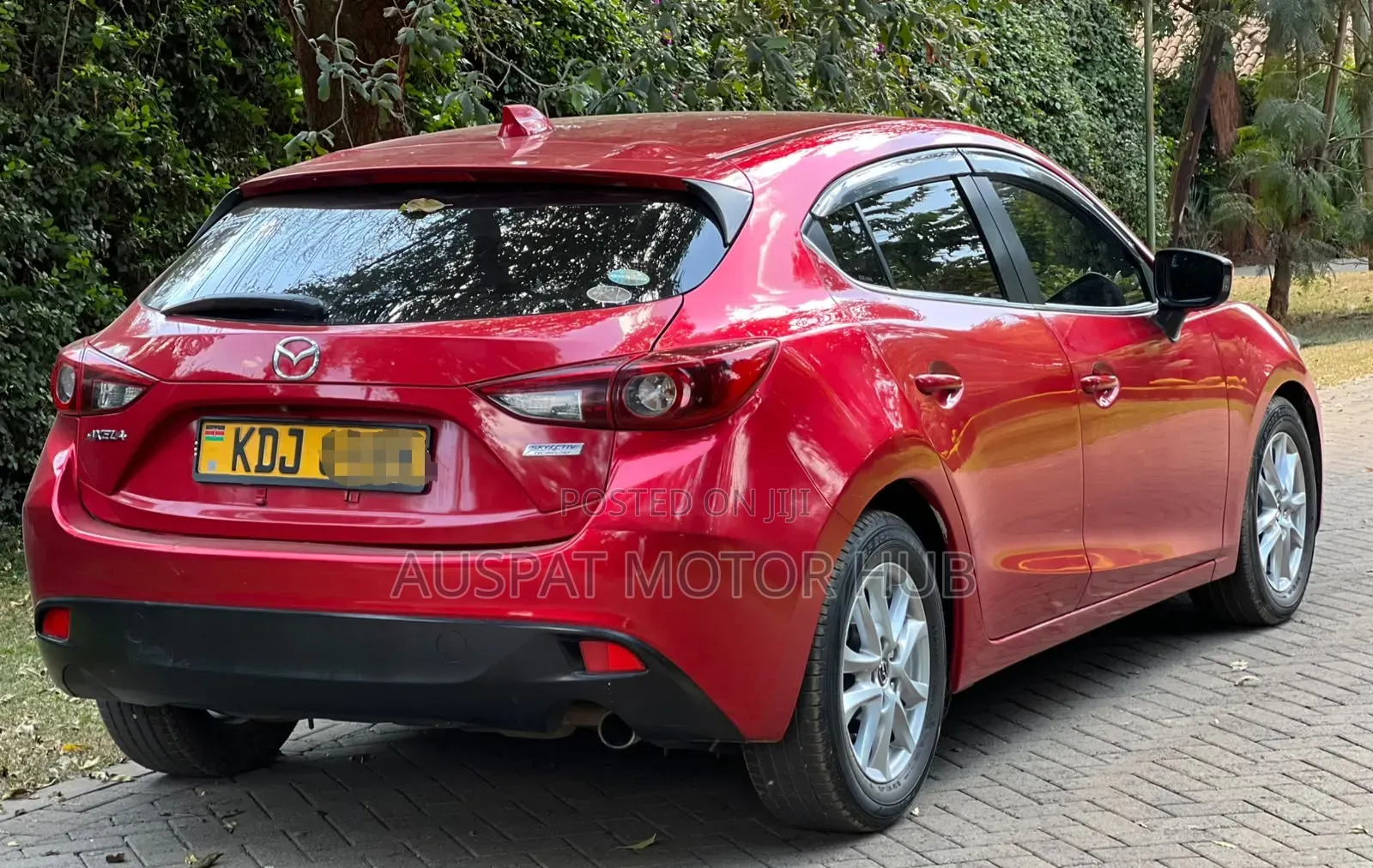 Mazda Axela 2015 Red