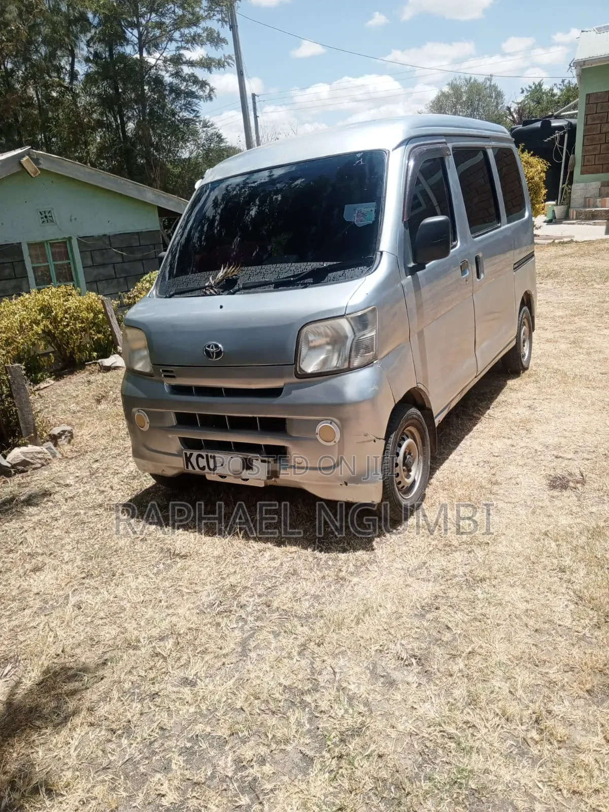 Toyota Pixis 2012 Silver