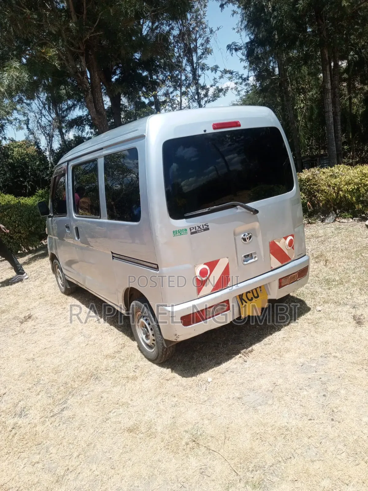 Toyota Pixis 2012 Silver