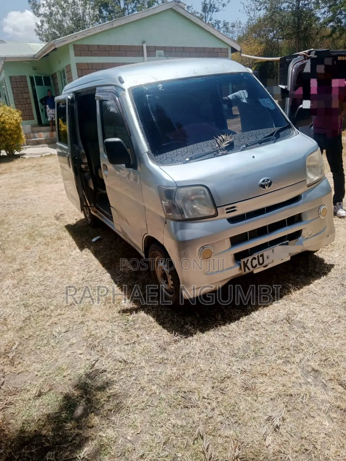 Toyota Pixis 2012 Silver