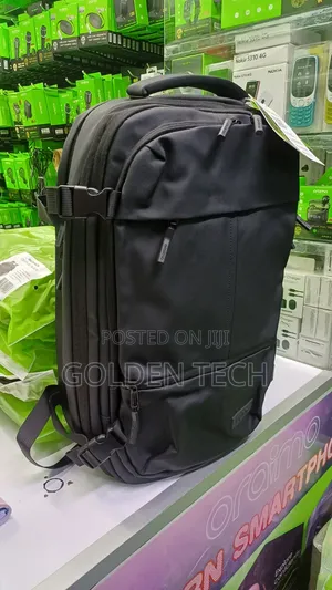 Oraimo MegaCarry Expandable Waterproof Business Backpack Black