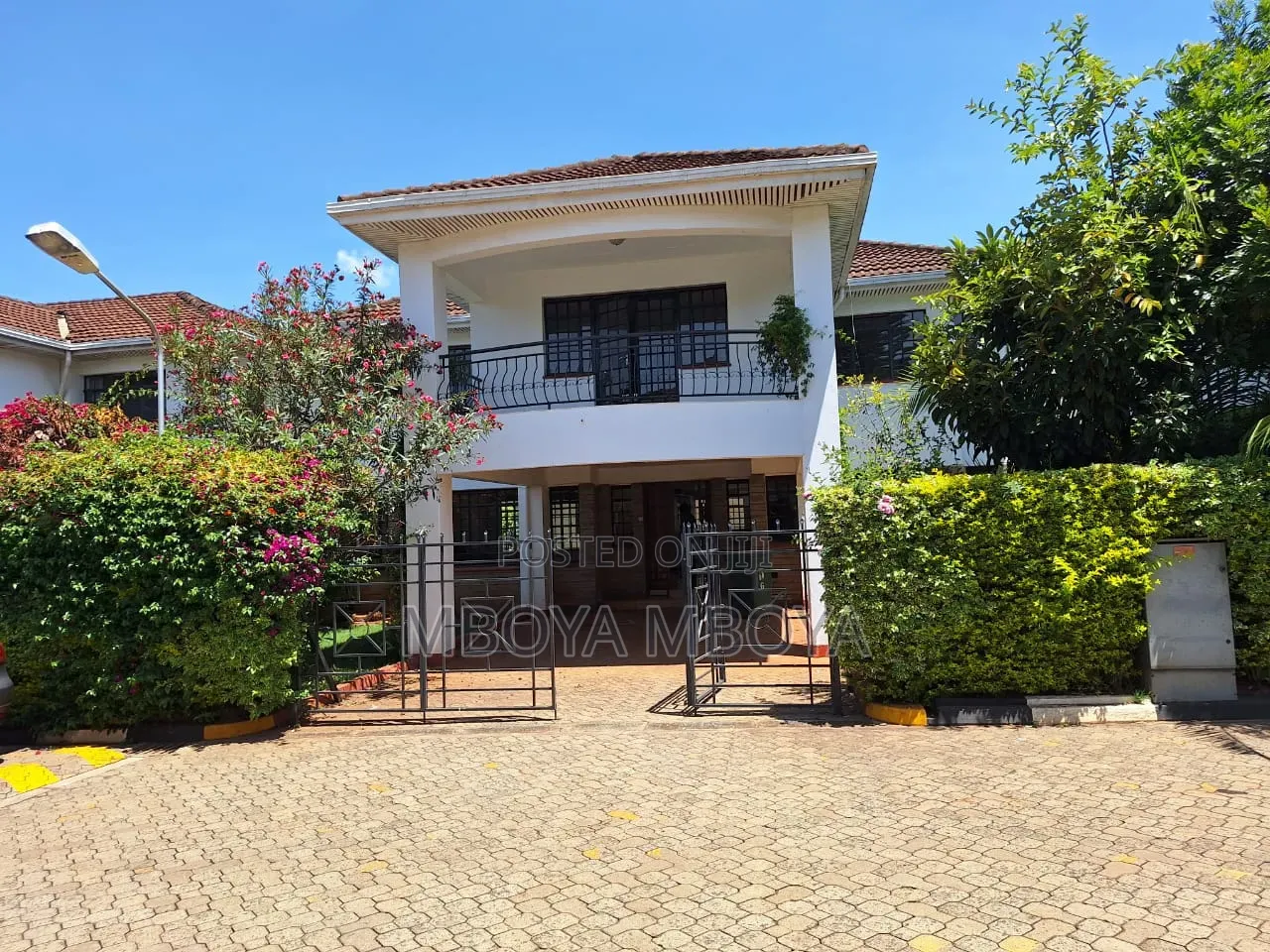 4bdrm Townhouse / Terrace in Spring Valley for rent