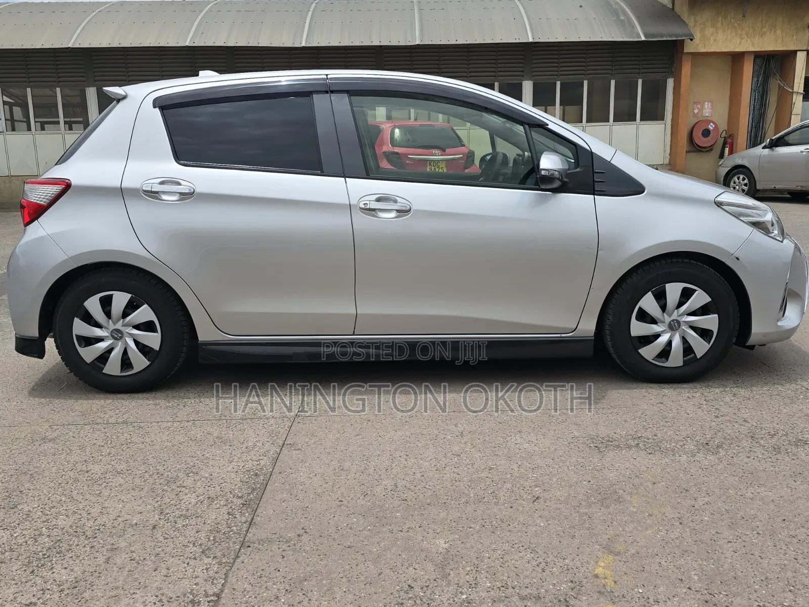 Toyota Vitz 1.0 FWD 5dr 2019 Silver