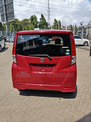 Toyota Roomy 2018 Red