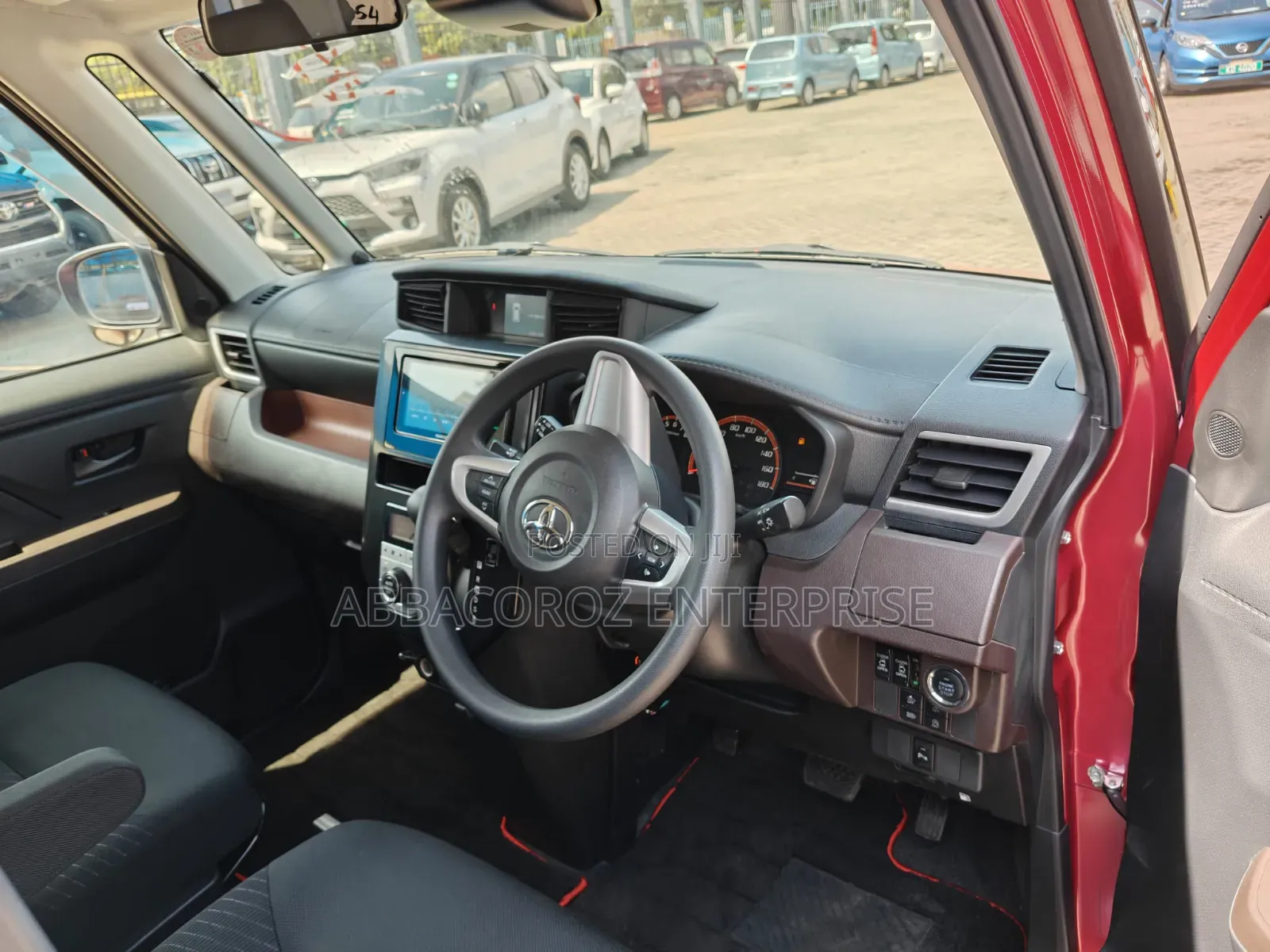 Toyota Roomy 2018 Red