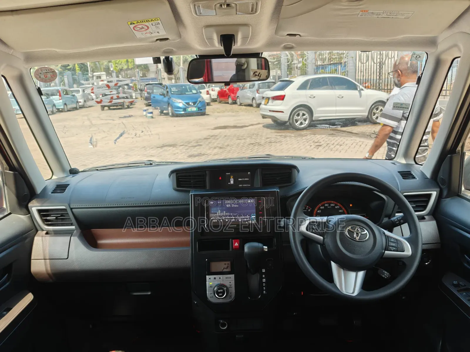 Toyota Roomy 2018 Red