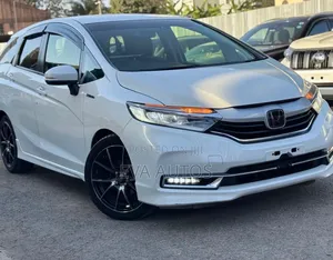 Honda Fit Shuttle 2019 White