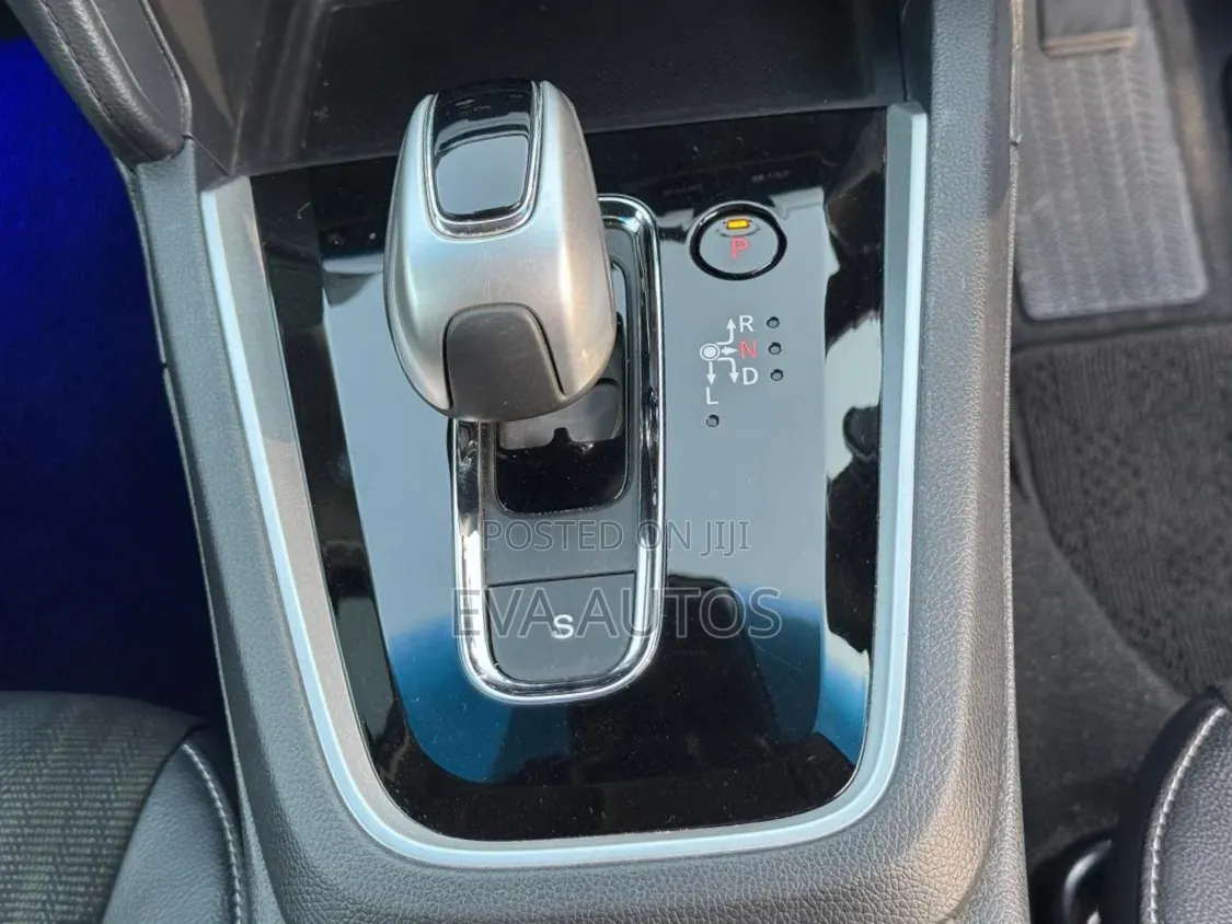 Honda Fit Shuttle 2019 White