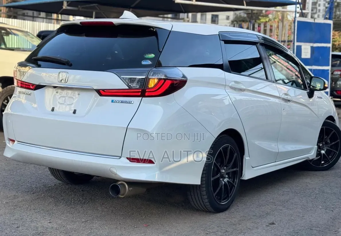 Honda Fit Shuttle 2019 White