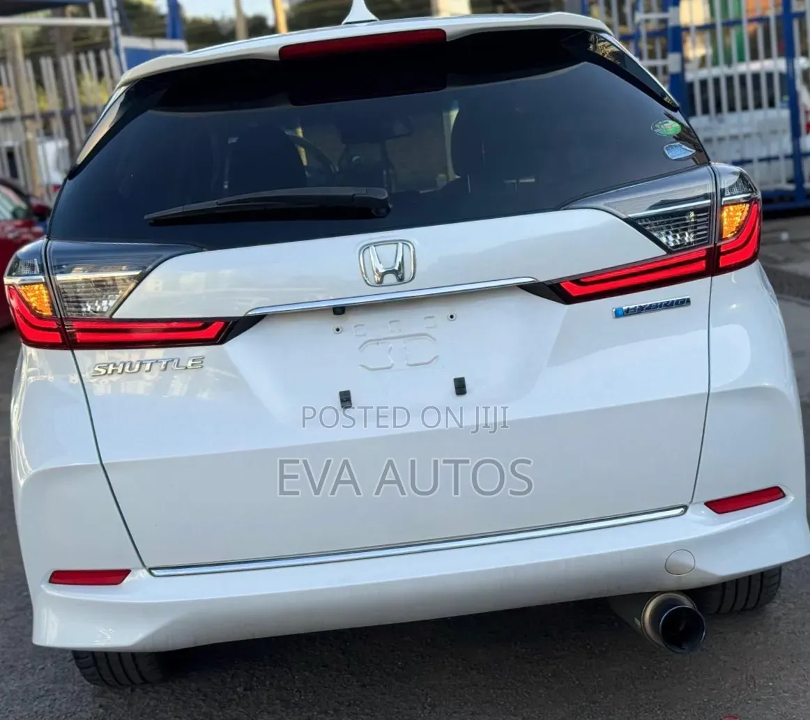 Honda Fit Shuttle 2019 White