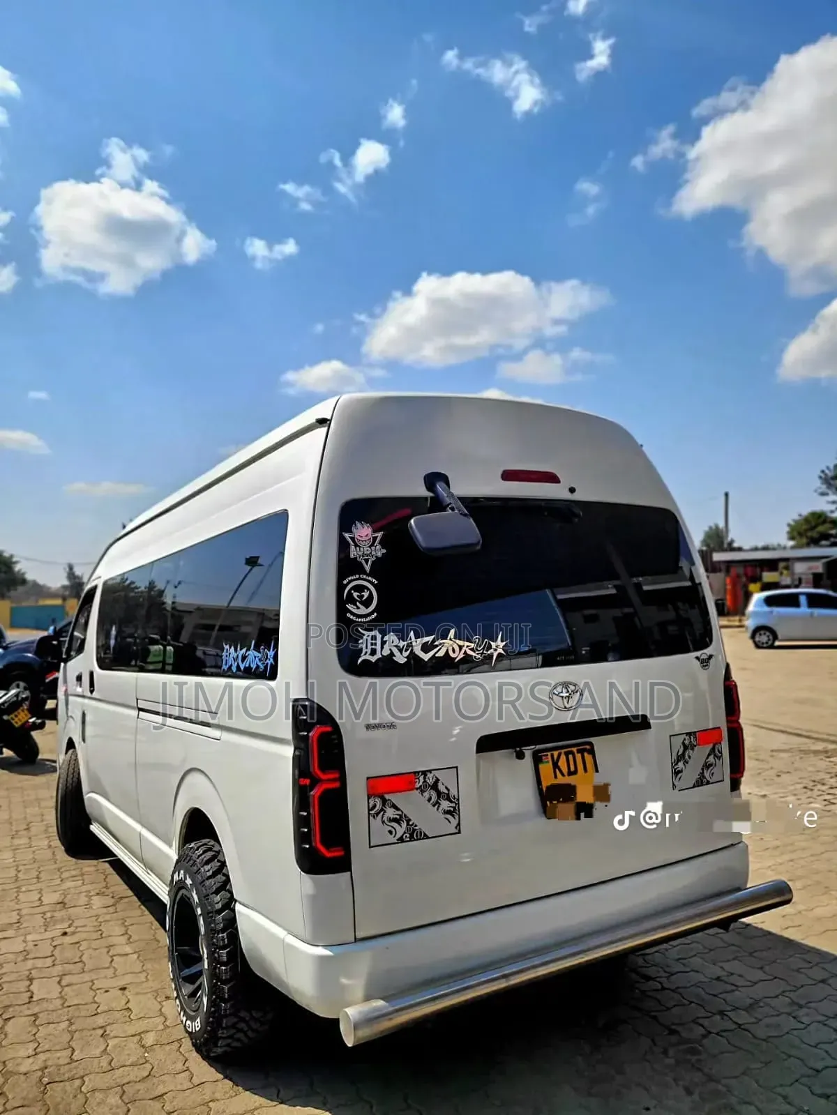Toyota HiAce 2018 White